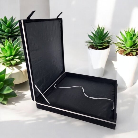 Chess set Storage Box Black Velvet Gift Box for jewelry and personal storage - Picture 3 of 17